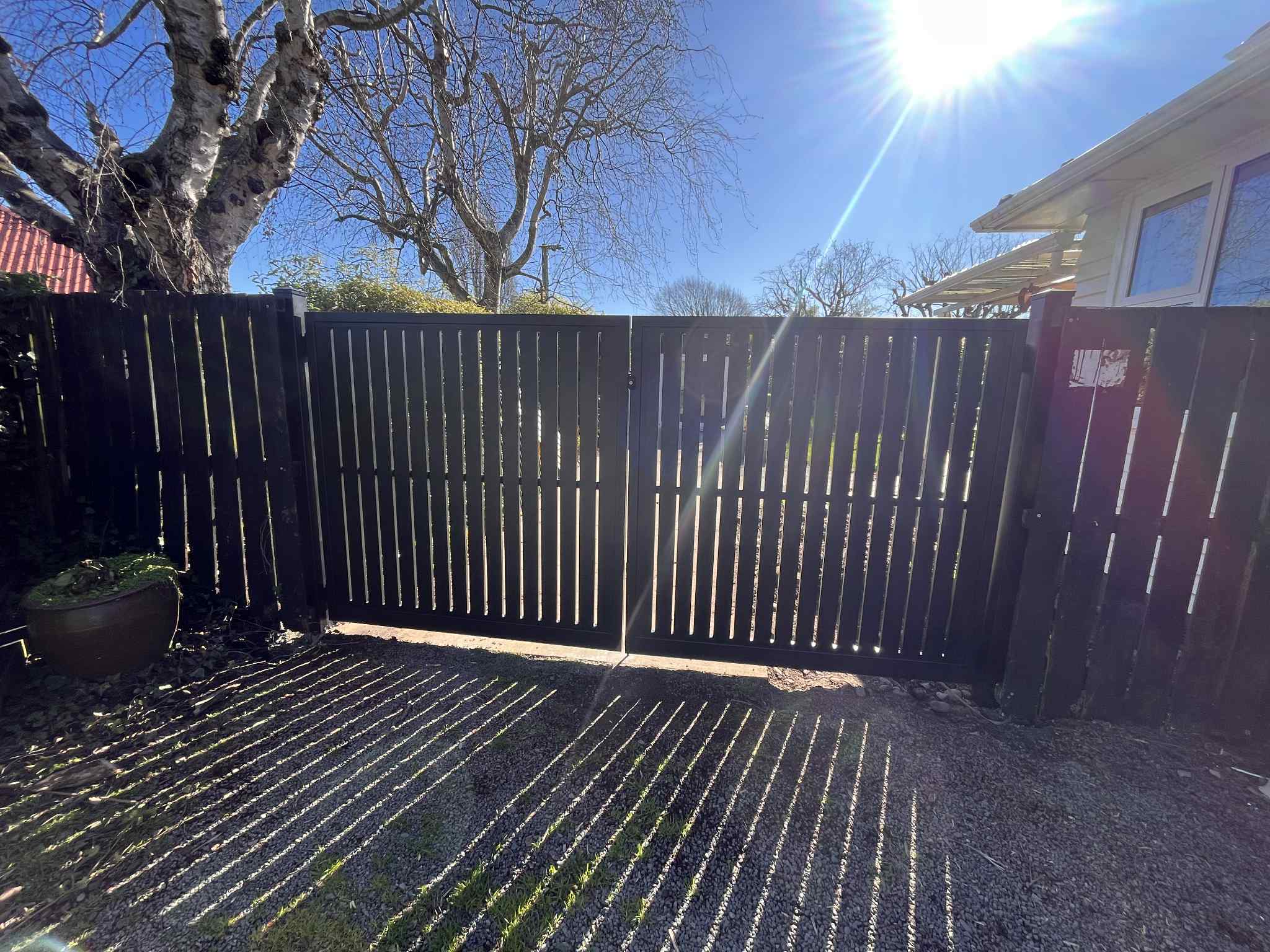 Double_Swing_Vertical_Slat